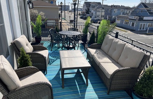 Seaside Heights Condo | Spend your vacation in Luxury. Only 1 block to the beach.