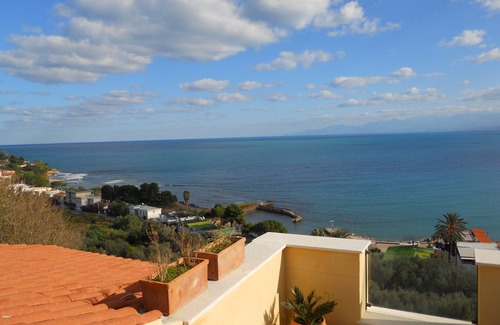 Santa Flavia Villa | Sperlinga kept - Il Campanile