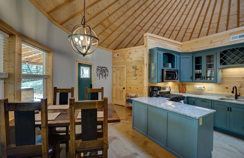 Cherokee Cabin | Spicewood, Luxury 2BD 2BA Yurt w/Hot Tub in Scenic Deep Creek area of WNC