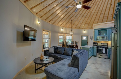 Cherokee Cabin | Spicewood, Luxury 2BD 2BA Yurt w/Hot Tub in Scenic Deep Creek area of WNC
