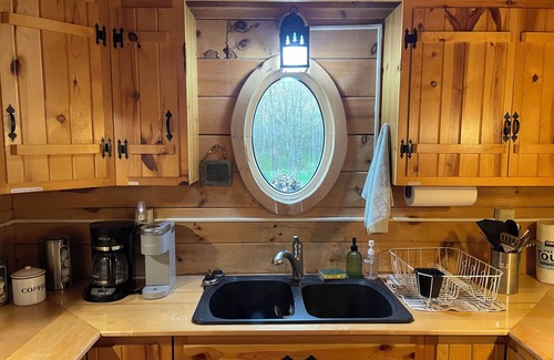 La Pointe Cabin | Spirit Lodge- Log Cabin with Large front porch