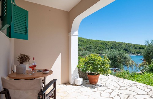 Agios Stefanos Apartment | Spiros in Saint Stephanos, Corfu - Idyllic Mediterranean Retreat