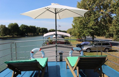 Izegem Boat Rental | Spits-Lucie B&B