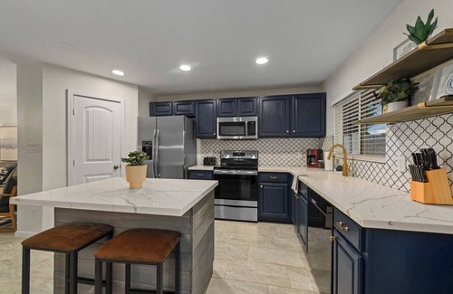 West Glen Community Association House | Splash in your private FREE heated pool!