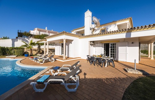 Cerro de Aguia Villa | Splendid 4-Bedroom Villa with Sea View - Pool - Air Conditioning - WIFI