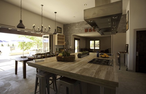 Paso Robles House | Splendid Isolation! Dream Kitchen with Two Luxe Suites, on 2+ acres near town