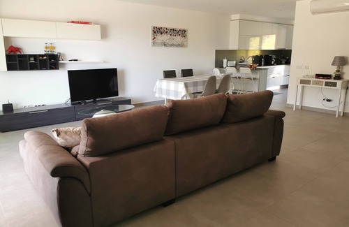 Pera House | Splendid new house with sea view