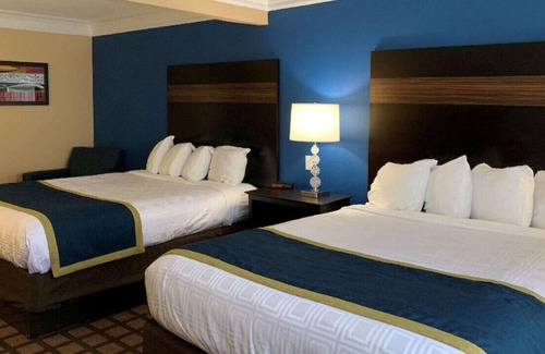 Oakdale House | Splendid Room! Amazing Amenities W/ Free WiFi