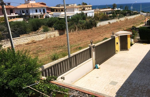 Avola House | Splendid Villa Pantanello at 30 meters. from the sea with 4/6 beds