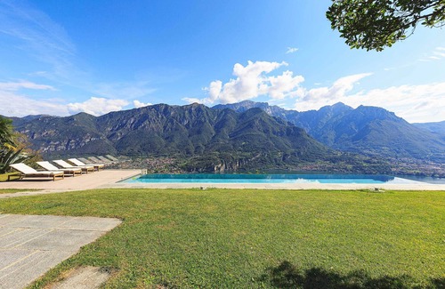 Civenna Villa | Splendid villa with pool and amazing views over Lake Como! - Villa Denise