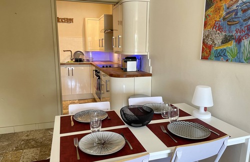 Port-Vendres Apartment | Splendide appartement climatisé avec vue sur mer et clocher - Parking et Wifi