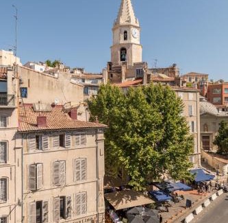 Hotel-de-Ville Apartment | Splendide vue sur ND de la Garde et le Vieux Port