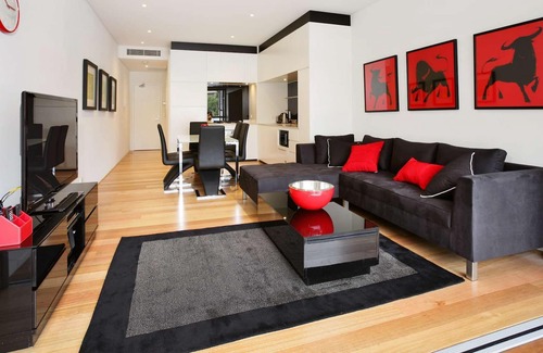 Darlinghurst Apartment | Split-Level Executive 2BR Darlinghurst Apartment with a New York Feel