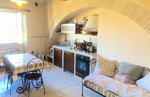 Spoleto Apartment | Spoleto Pool Side-Apt 4/Spoleto centre 0.7 kms/sleeps 4/Wifi+aircon