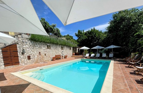 Spoleto Villa | Spoleto Splash/whole Private Village/sleeps 24