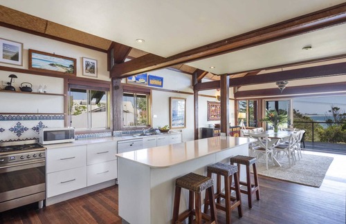 Angourie House | Spook's Point - Oceanstays