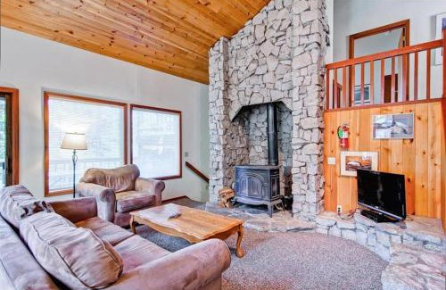 Yosemite West House | Sport Chalet