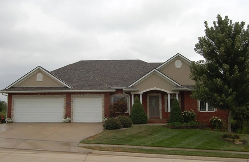 Thornbrook House | SPORTS FANS 5 Bedroom | 3 Bath | Sleeps 16! Only 12 Min From MIZZOU | Breakfast