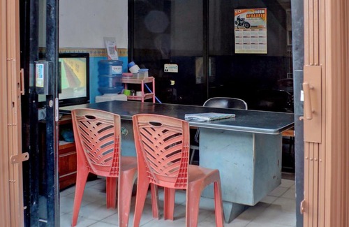 Rajabasa Hotel | SPOT ON 92834 Wisma Dira Tiara Syariah