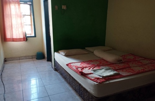 Sampit Hotel | SPOT ON 93535 Pondok Gusang Kuala Near Pelabuhan H Basran