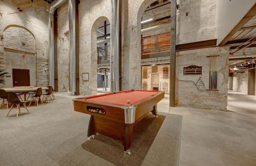 Westown Apartment | Spotless 1BD near Historic Pabst Brewery - Fiserv