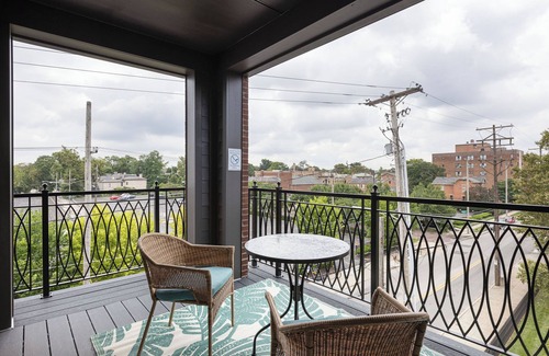 Olde Towne East Apartment | Spotless Monthly Penthouse | Garage Parking + Gym