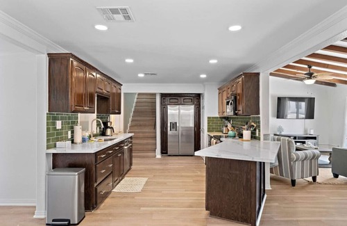 El Lago House | Sprawling estate with private pool and game room and guest house
