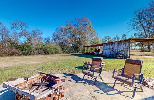 Magnolia House | Sprawling Pines Farmhouse