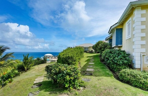 Sea Breeze Hills Villa | Sprawling Villa With Uninterrupted Sea Views - Equinox 4 Bedroom Villa by RedAwning