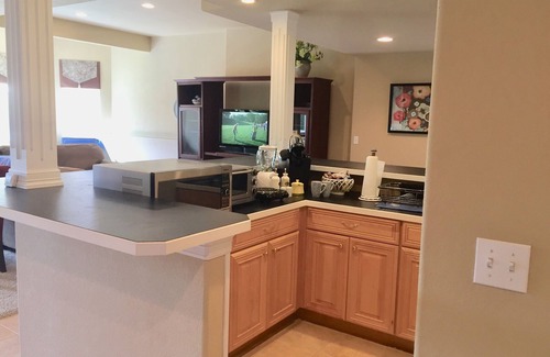 Longmont Apartment | Spread out in a large,1600 sq foot comfort suite 1 bedroom plus additional nook