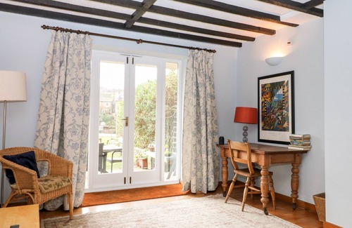 Hayfield House | SPRING BANK COTTAGE, pet friendly, with open fire in Hayfield