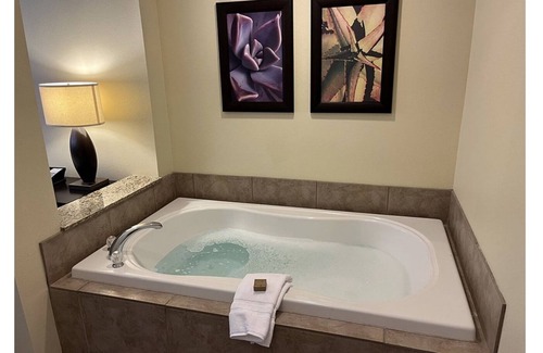 Enterprise Resort | Spring Break in Vegas in fully equipped timeshare unit that sleeps 4