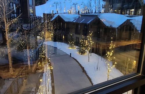 Breckenridge Condo | Spring Break @ Premier Ski in/Ski out Luxurious Residence on Peak 8, fits 12 ppl