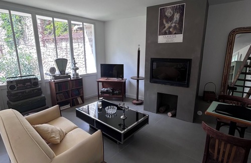Moigny-sur-Ecole House | Spring cottage