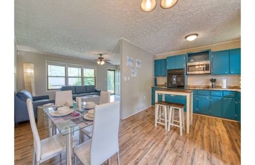 Waynesville House | Spring* Country Living w/Mountain Views, Creekside