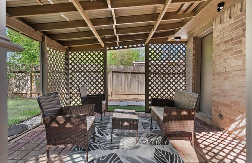 Spring House | Spring Escape - 7 Miles From IAH