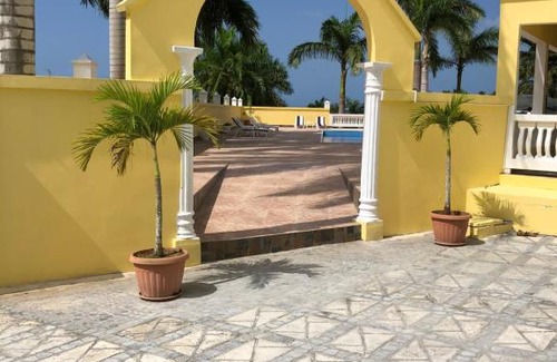 Reading Apartment | Spring Garden Mobay Resort Luxurious Apartments