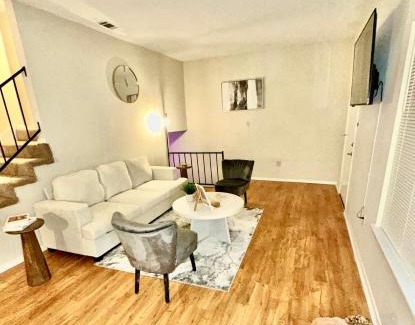 Fondren Apartment | Spring Getaway 5 minutes from Hospitals