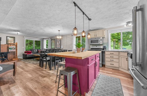 Thompsonville Cabin | SPRING GOLF SPECIAL RATES!Sleeps 10 to 20 ppl CRYSTAL MTN, TRAVERSE CITY, DUNES!