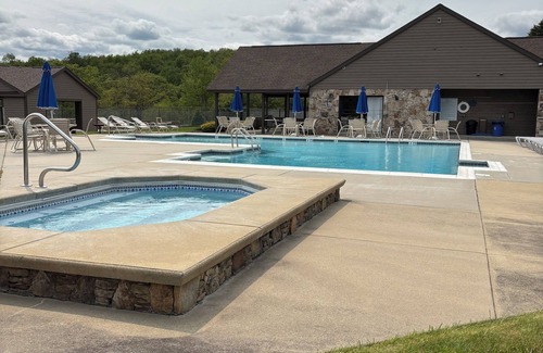 Seven Springs Condo | Spring is here and so is the hiking, biking and golf!