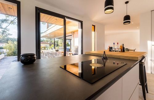 Anglet Villa | SPRING . KEYWEEK - Contemporary villa with pool in the hea