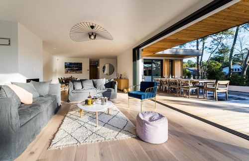 Anglet Villa | SPRING . KEYWEEK - Contemporary villa with pool in the hea