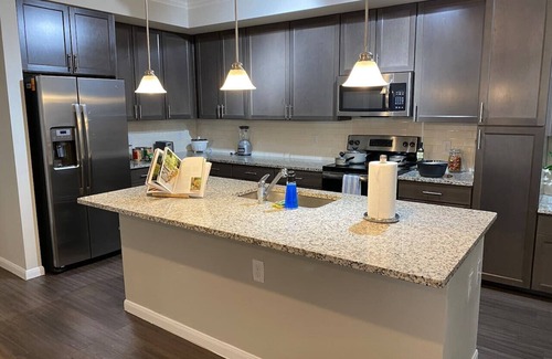 Spring Apartment | Spring Modern 2B2B king Fully equipped Long term