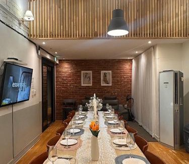 Seogyo-dong Apartment | Spring of Seogyo 307, 5 minutes on foot from Hongik University Station