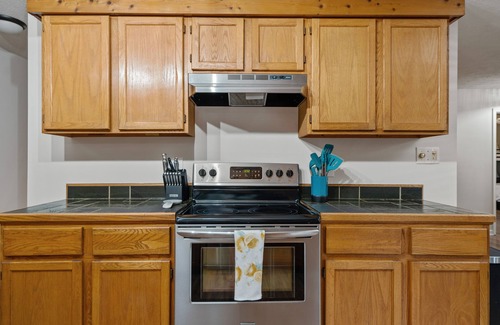 Front Royal House | Spring Retreat! Hot tub, Bar, Game room, Grill & 10 mins to Skyline Drive