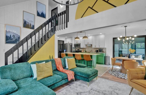 Gouldsboro House | Spring Stay: Game Room, BBQ, Pool Access, & More. 1 mi from Lake
