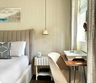 Thakeham House | Spring view
