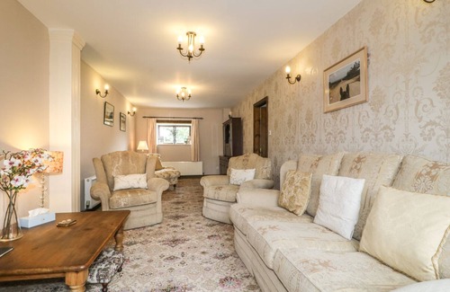 Penrith Cottage | SPRINGARTH COTTAGE, pet friendly, with a garden in Newby