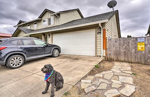 Springfield Apartment | Springfield Apt with Deck and Central Location!
