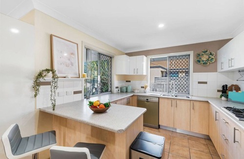 Springfield Lakes House | Springfield lake六房带车库大house